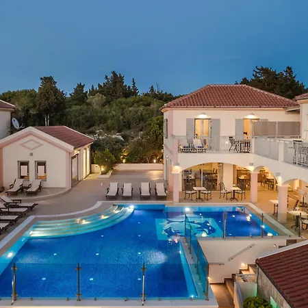 Belle View - Sea View & Sunset מלון